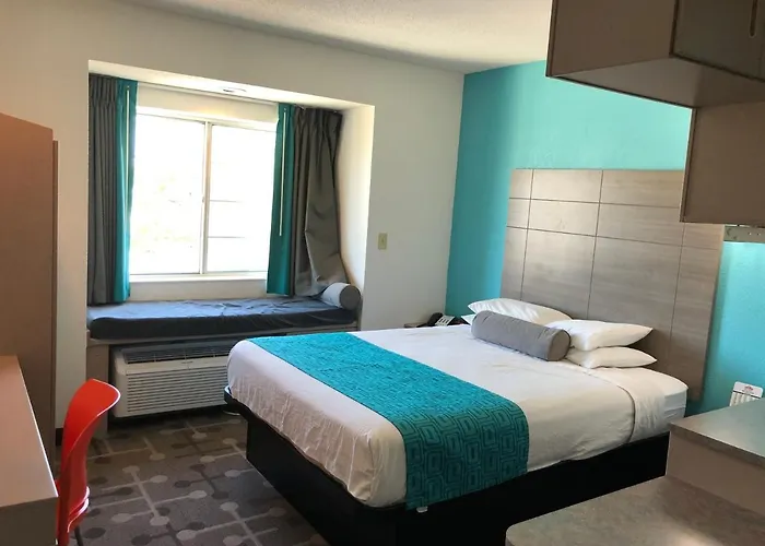 Red Lion Inn & Suites Elk Grove Village