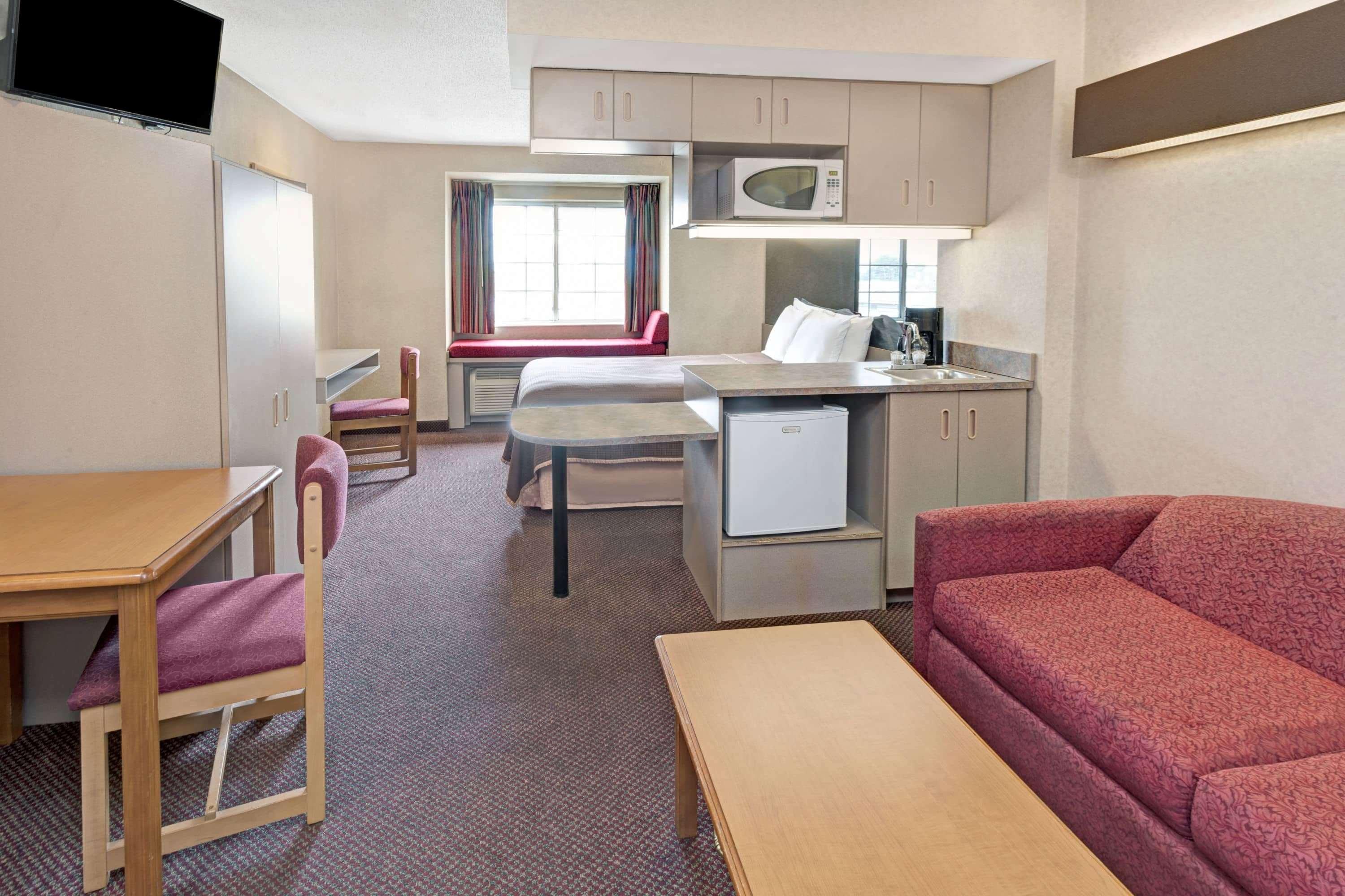 Red Lion & 2* Elk Grove Village